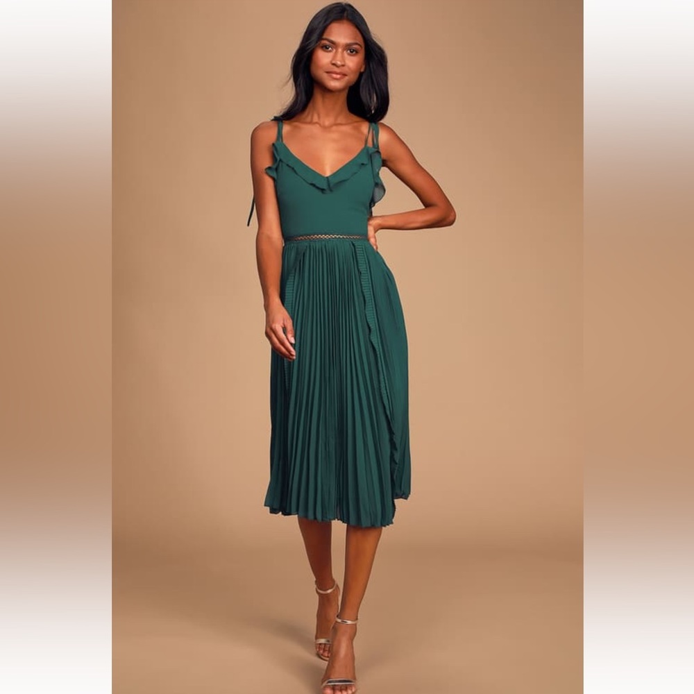 Lulus Never a Dull Moment Emerald Green Tie-Strap Pleated Midi Dress